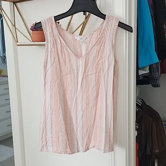 Tank - Picture 1 of 4